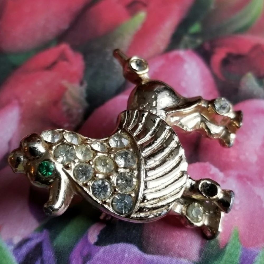 Vintage poodle brooch dog pin rhinestones gold tone figural - Picture 3 of 4